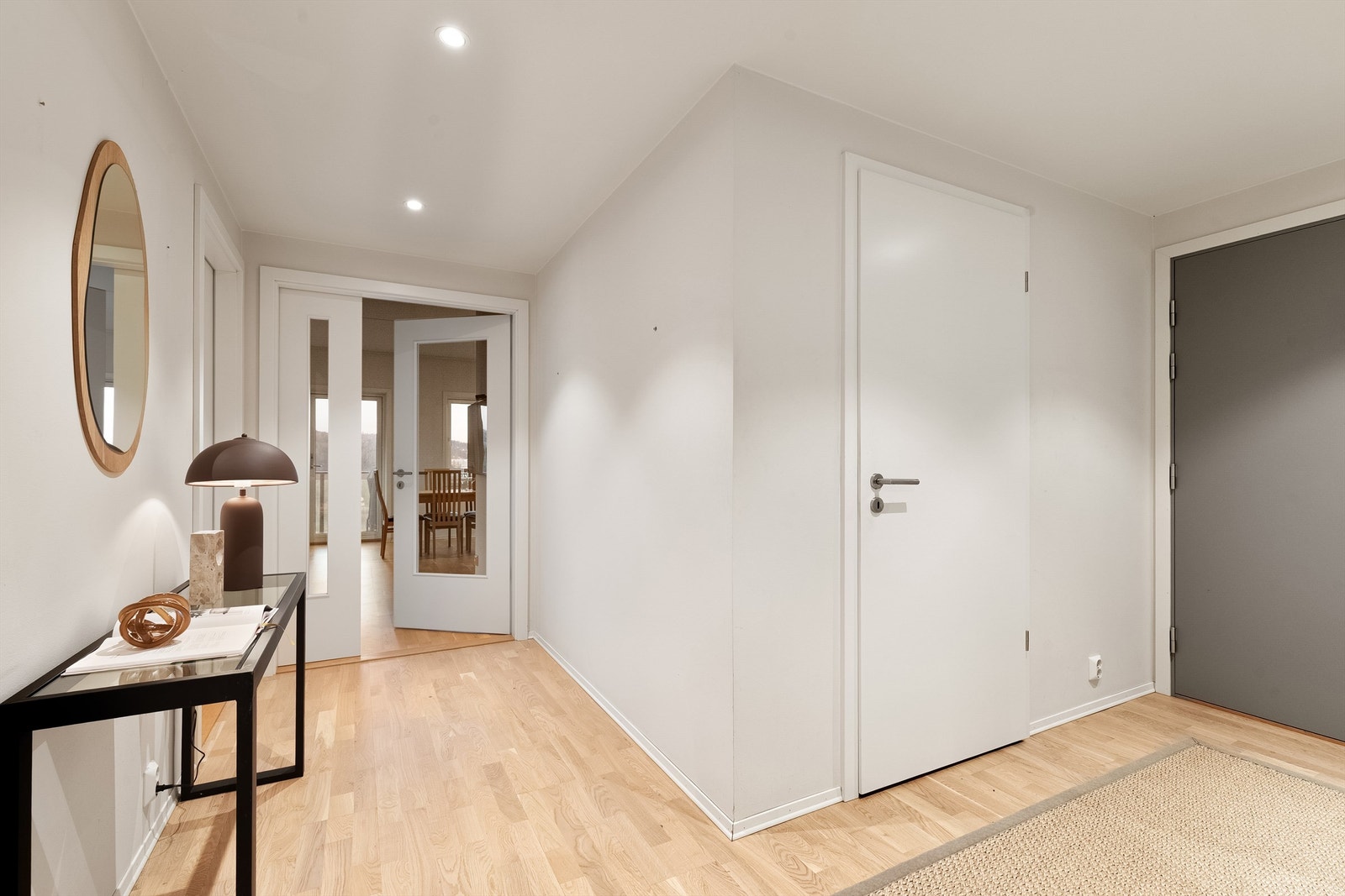 Luftig gang mot stue Galleribilde