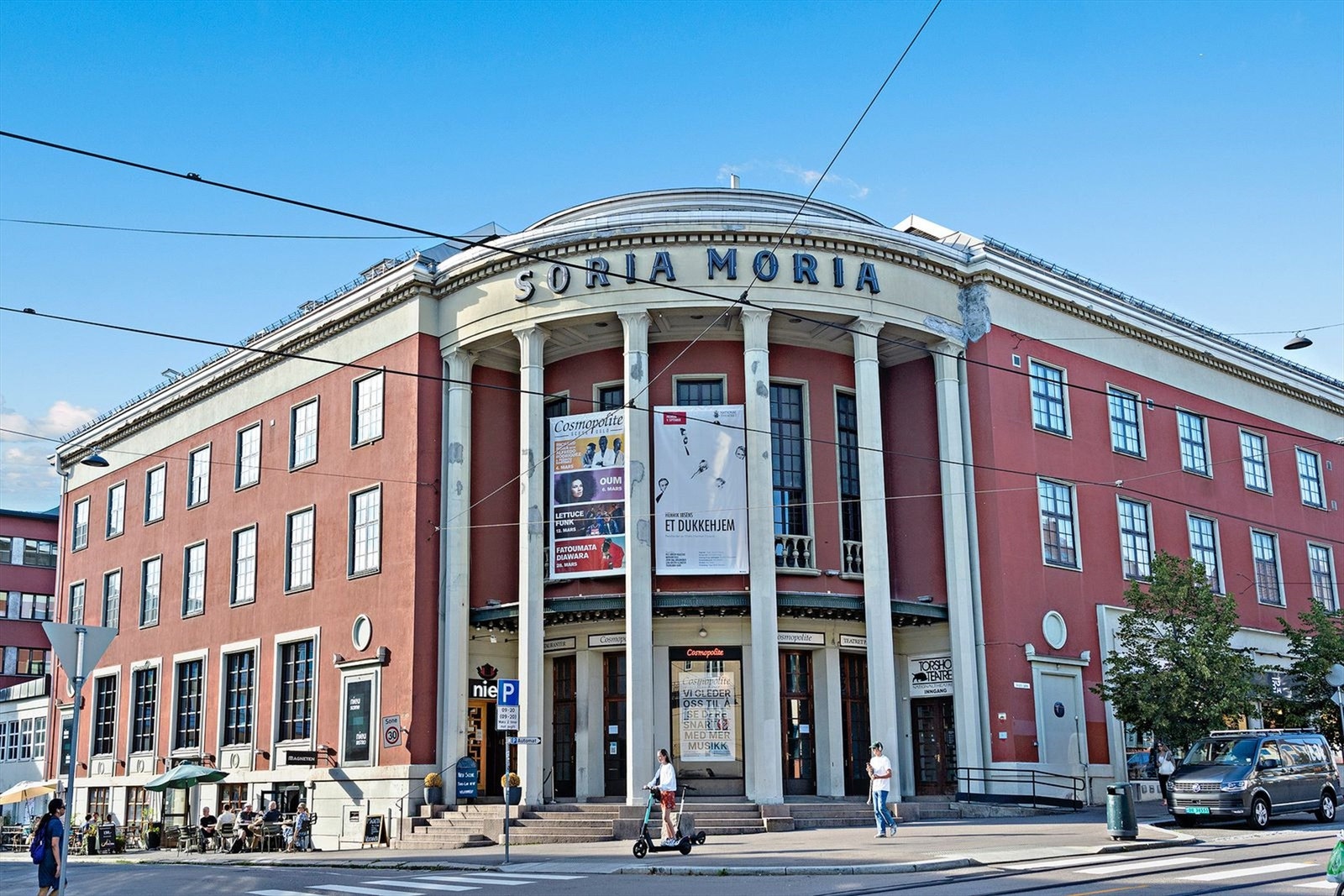 Torshov kompletterer nærområdet med sitt brede kulturtilbud, blant annet med Soria Moria kulturhus og Torshovteatret. Galleribilde