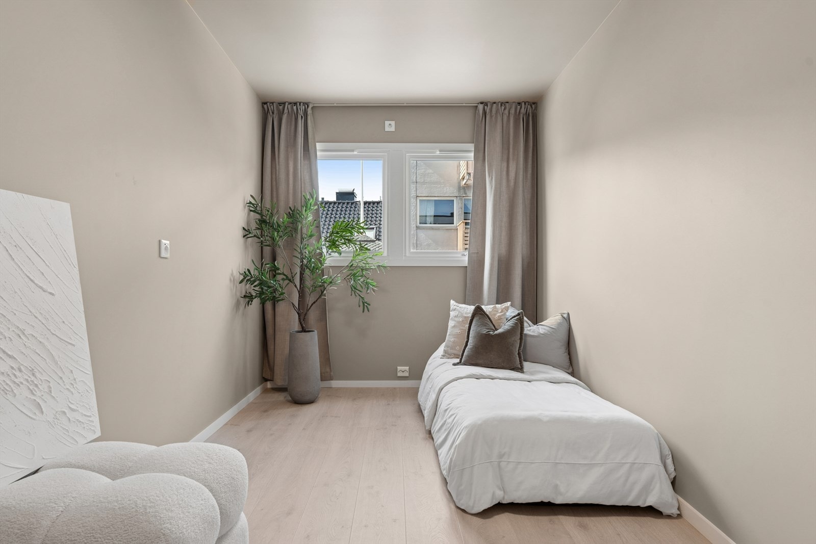 Det minste soverommet passer ypperlig som barnerom, kontor eller gjesterom. Galleribilde