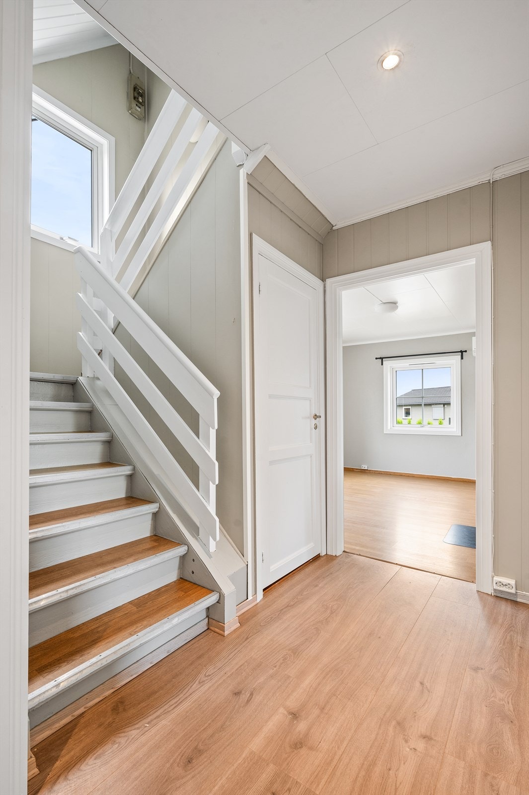 Trappeløp opp til 2.etasje Galleribilde