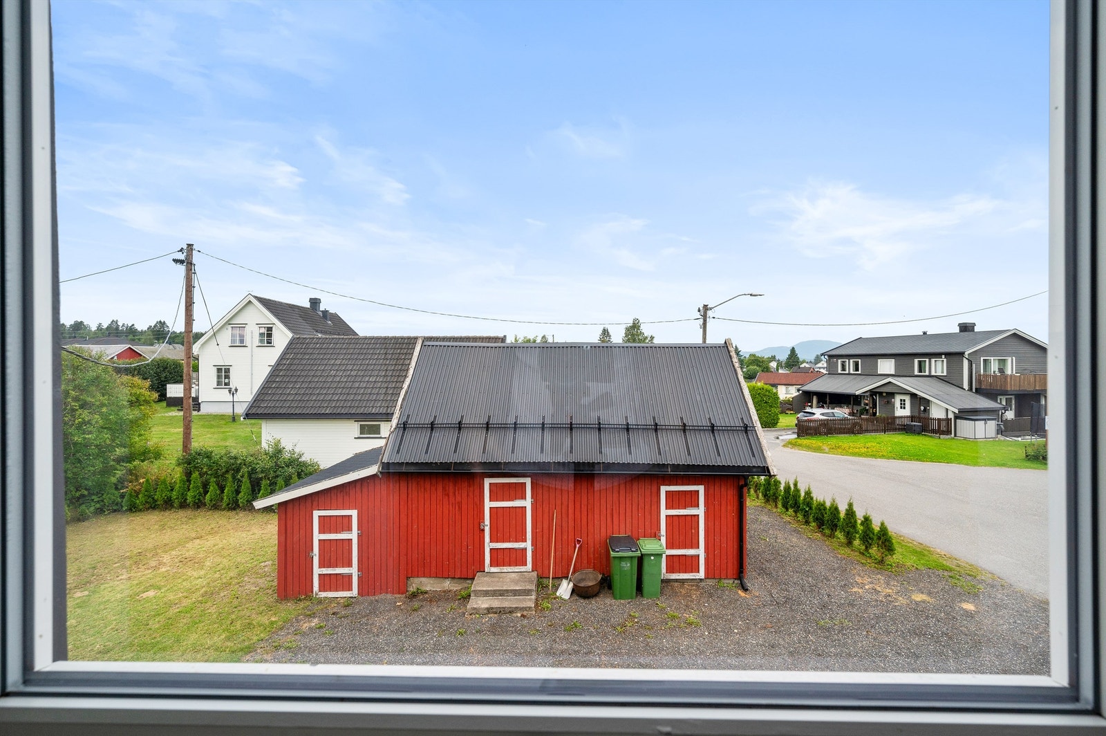 Fra togstasjonen på Eidsvoll verk kommer du deg inn til Oslo S på bare ca. 30 min! Galleribilde