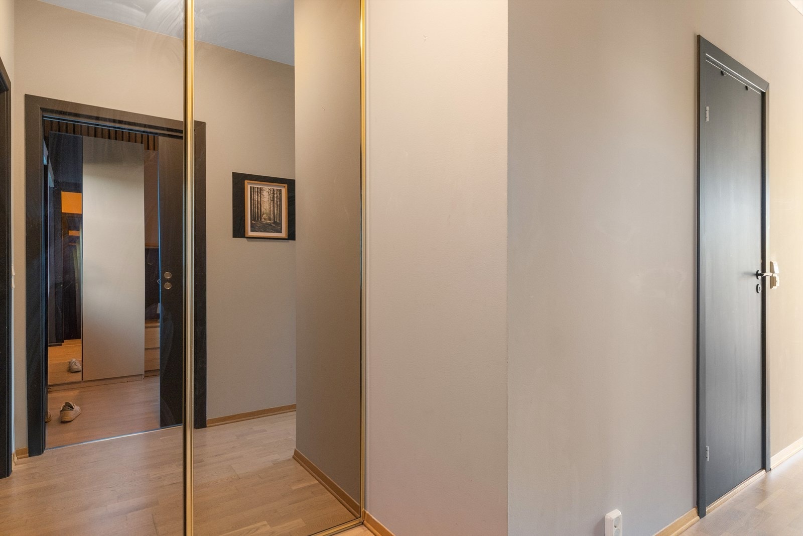 Garderobeløsning i gang. Galleribilde