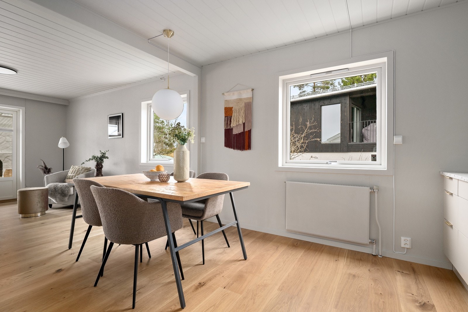 God plass til spisebord. Galleribilde