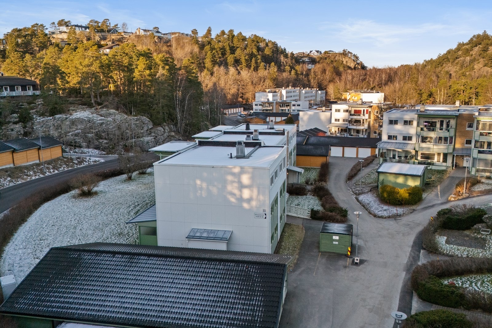 Nærmeste busstopp ligger bare 100 meter unna leiligheten. Galleribilde