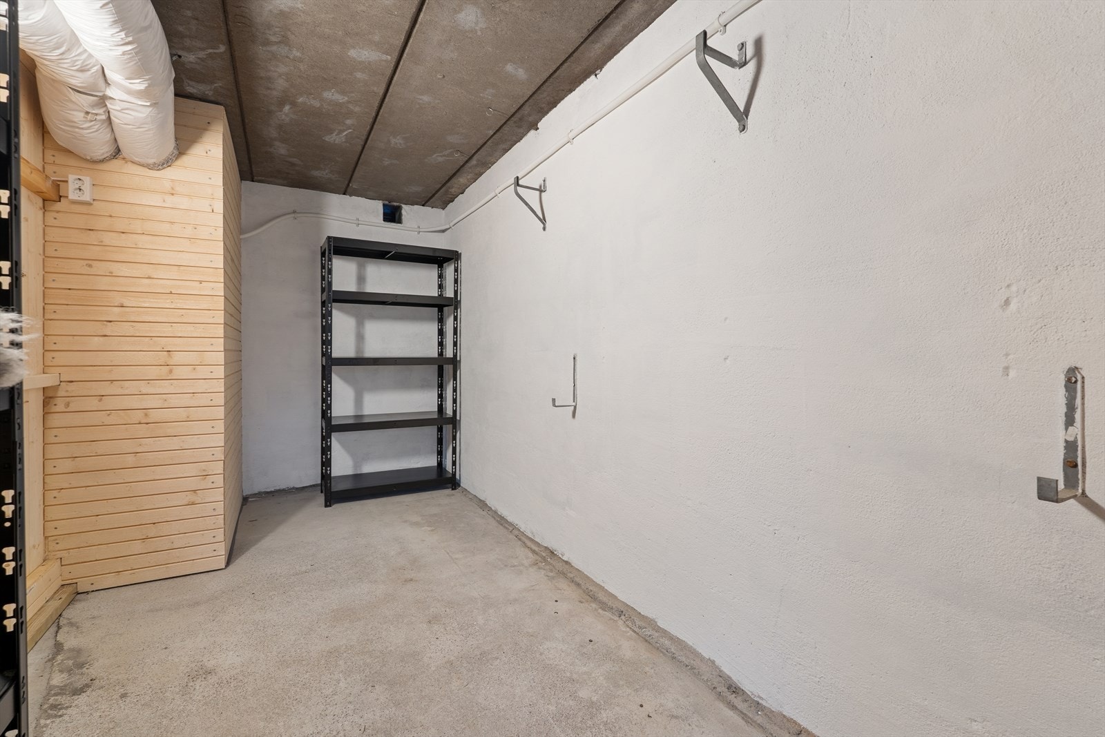 God oppbevaringsplass i uteboden. Galleribilde