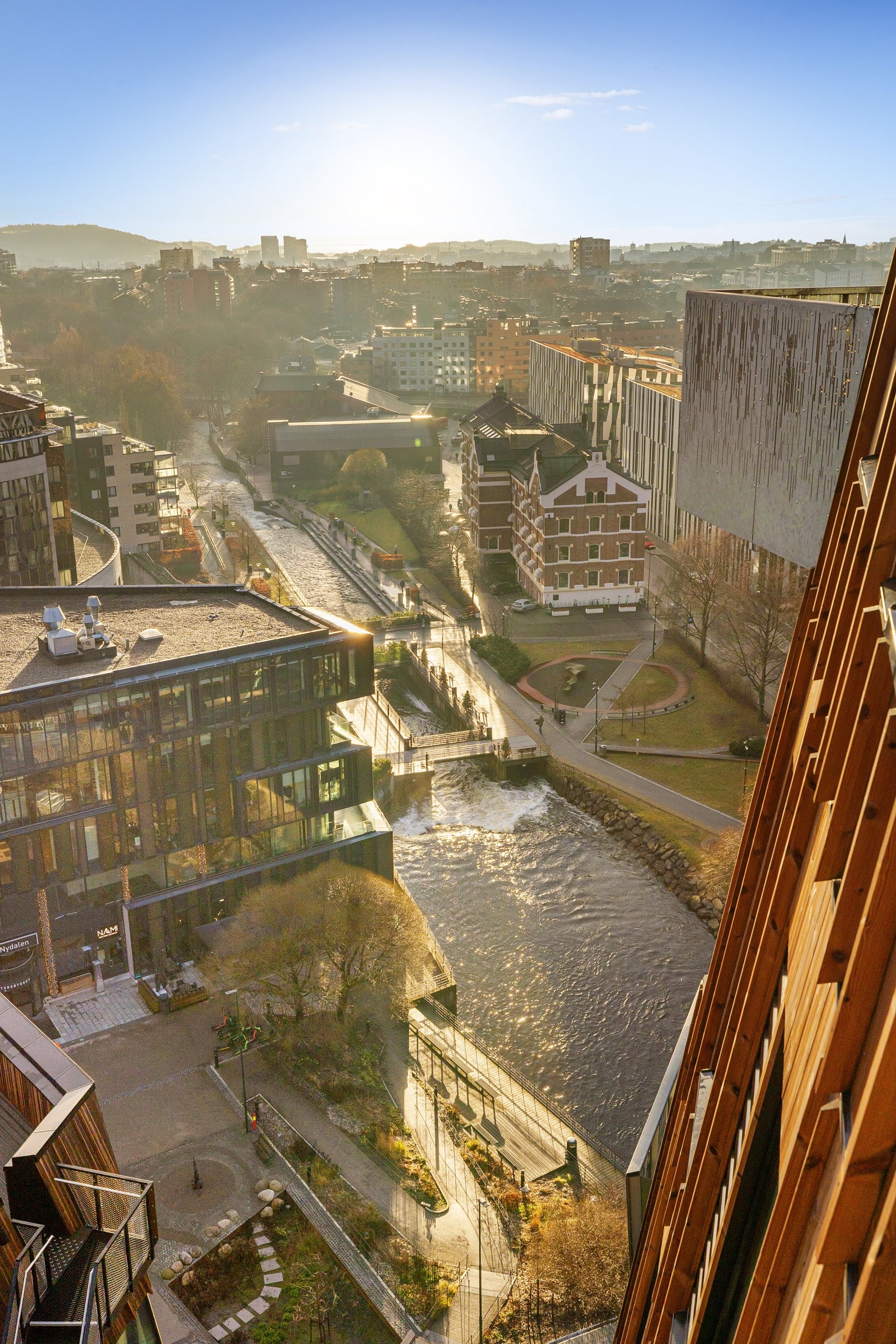 Her har du fantastisk utsikt over byen og Akerselva. Området er populært for sine bade- og turmuligheter. Galleribilde