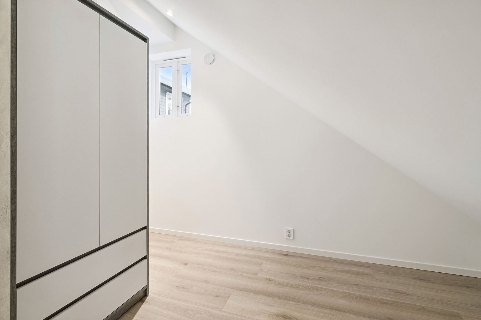 Soverom med skapplass. Galleribilde