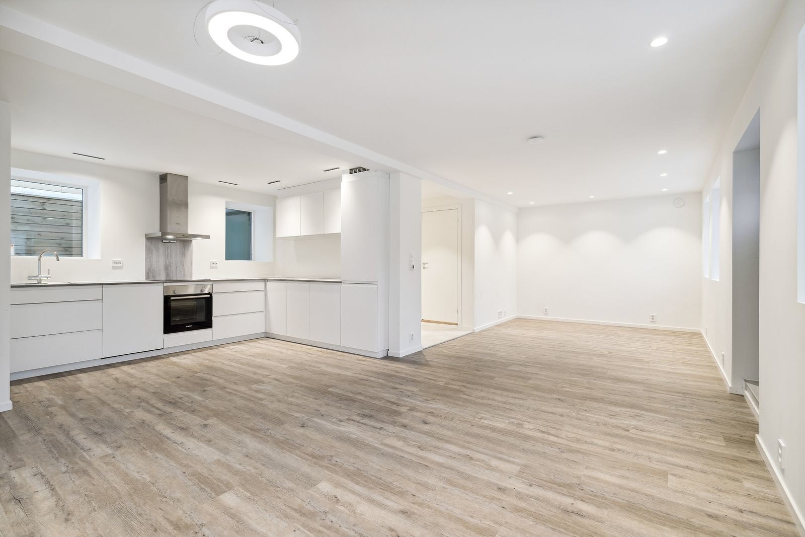 Boligen er nylig renovert og holder gjennomgående god standard. Galleribilde