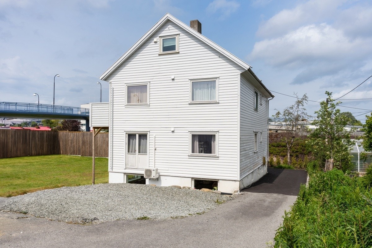 Fasade - innkjørsel Galleribilde