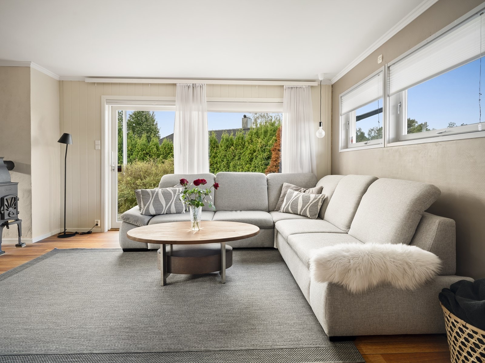 Stue med utgang til terrasse. Galleribilde