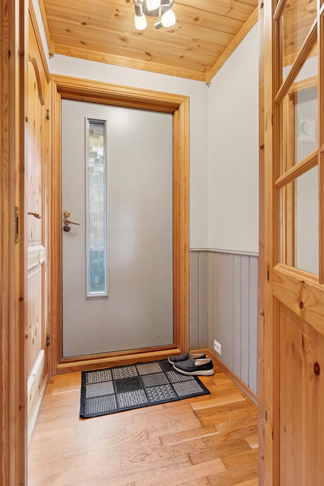 Du ønskes velkommen inn i entreen i 1. etasje. Galleribilde