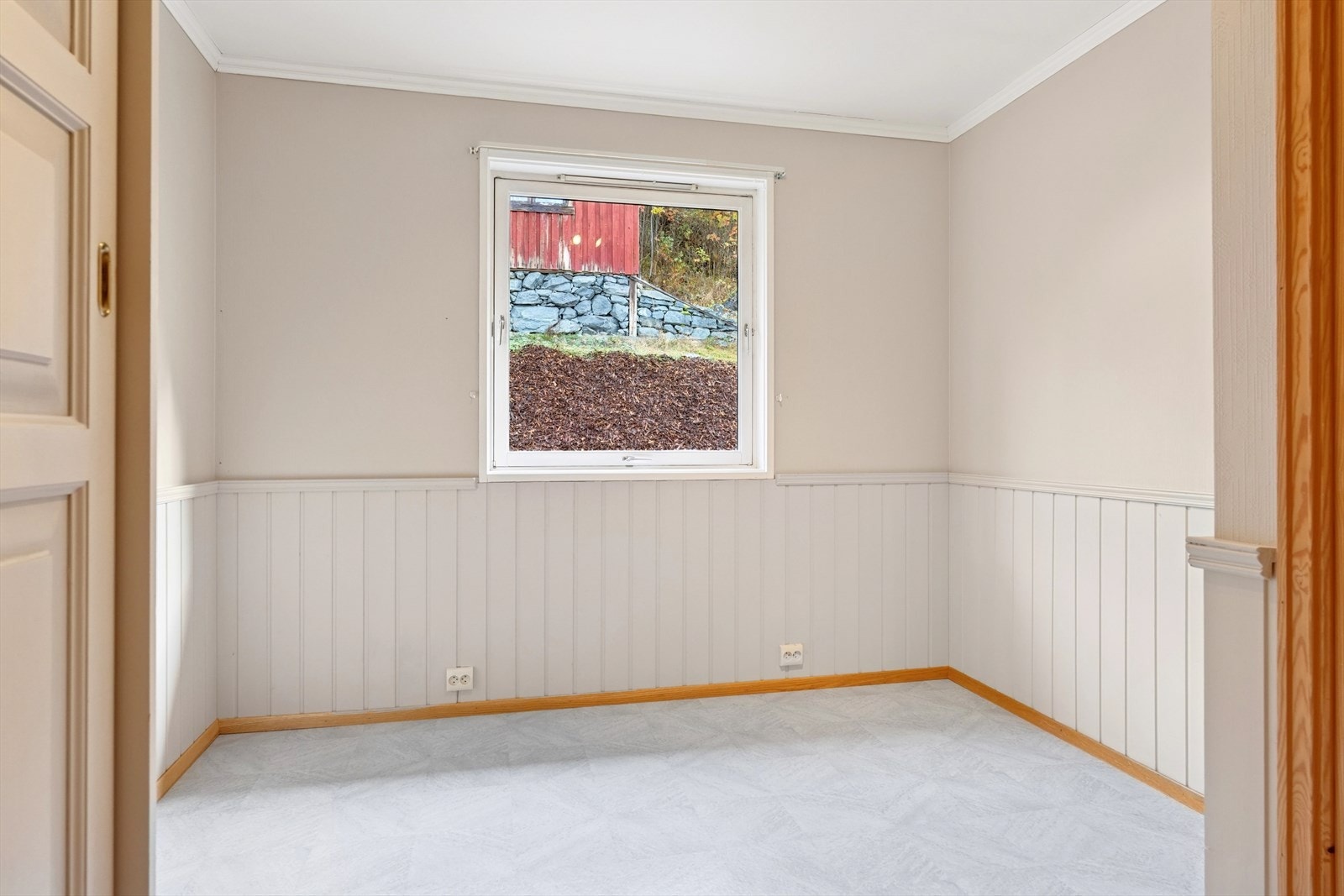 Soverommene er av ulike størrelser men samtlige med plass til ønsket seng, nattbord og garderobeskap. Galleribilde