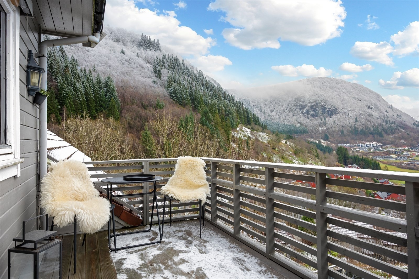 Fra stuen har du direkte utgang til en flott balkong på ca. 24,7 m². Galleribilde
