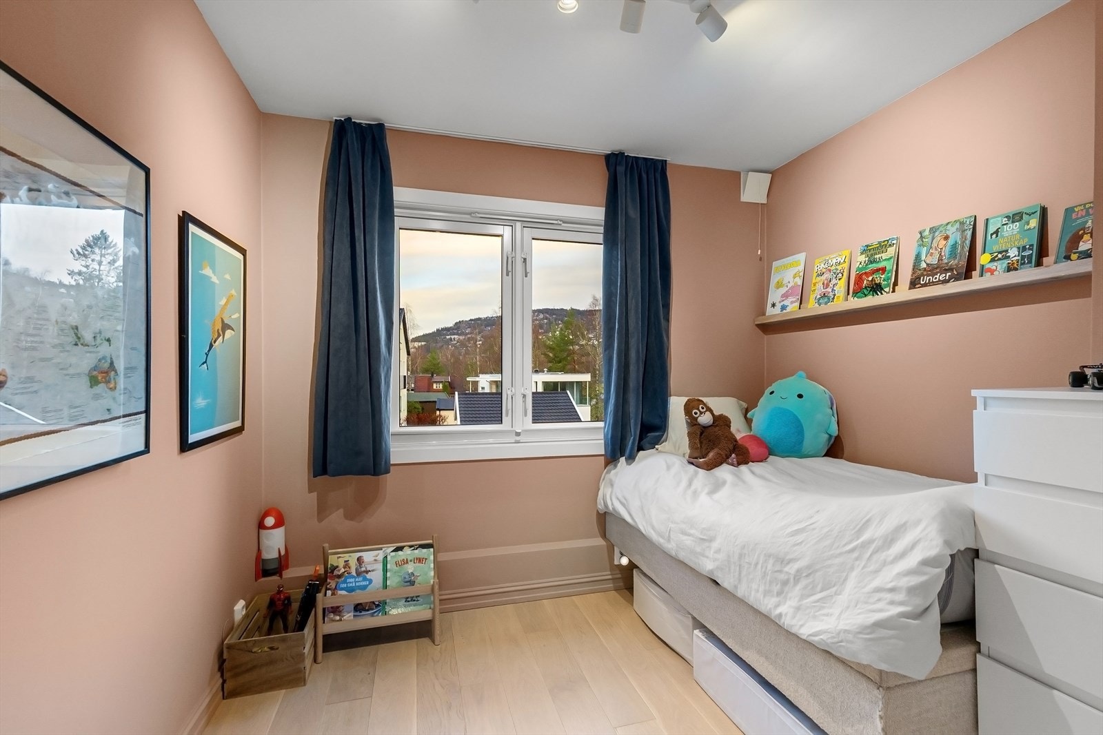 Soverom nr. 2 er også av god størrelse Galleribilde