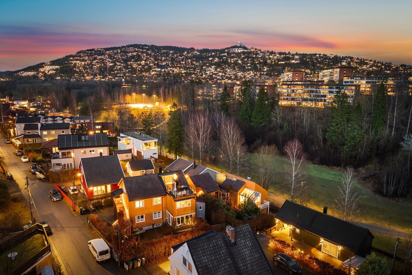 Bilfri veil til barneskole og ungdomsskole, samt barnehager - Turområdet som nærmeste nabo tar deg til Bogstad og Marka! Galleribilde