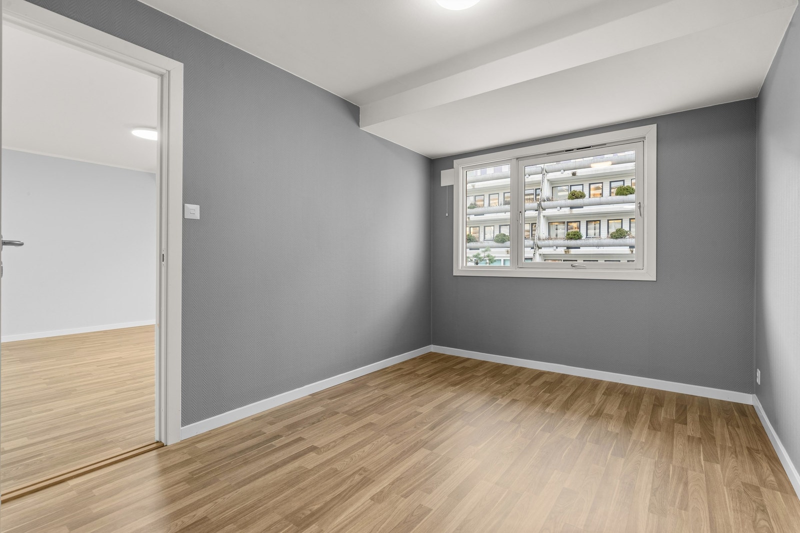 Boligens andre soverom passer perfekt som barnerom, gjesterom eller kontor. Galleribilde