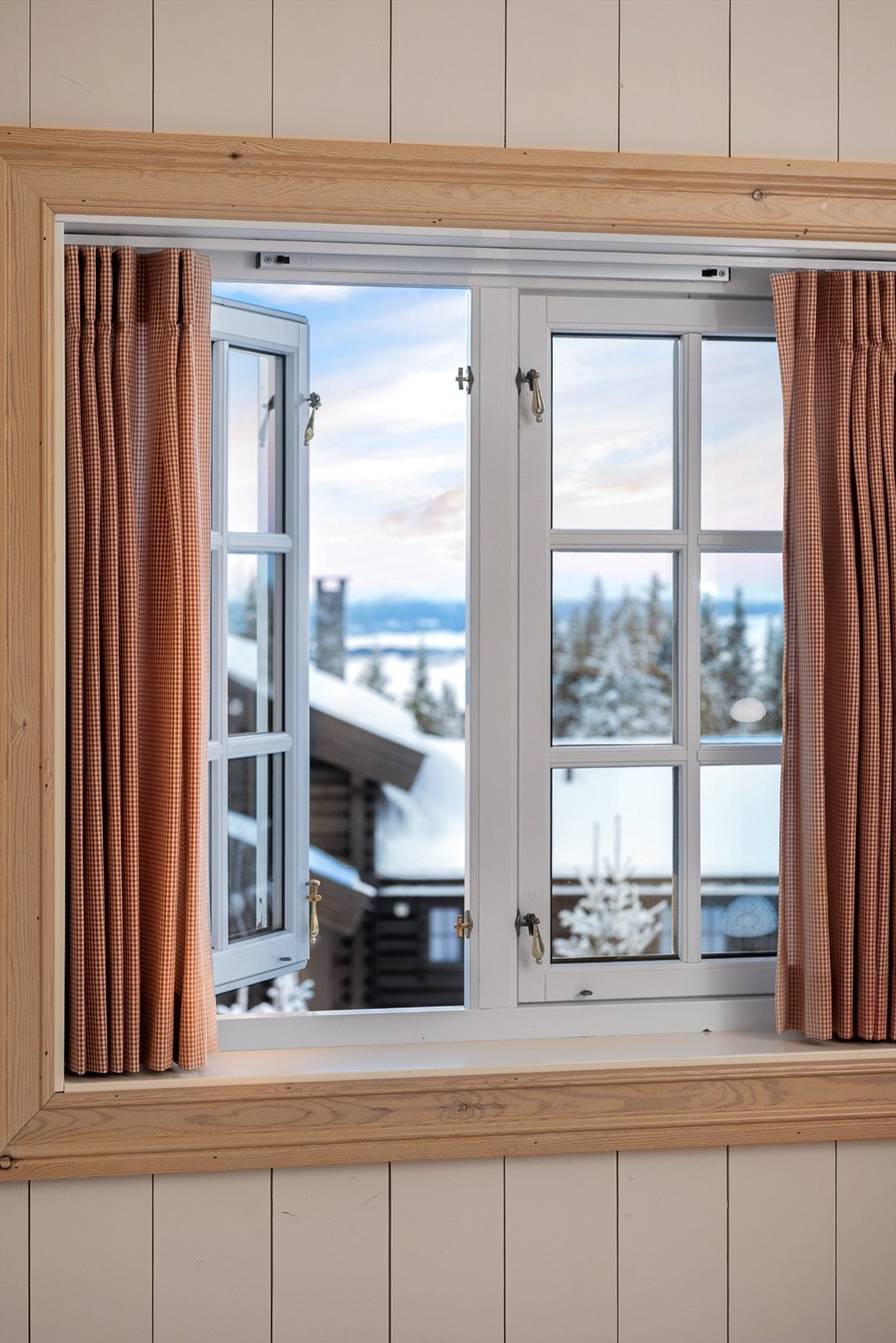 Utsikten fra stuevindu. Galleribilde