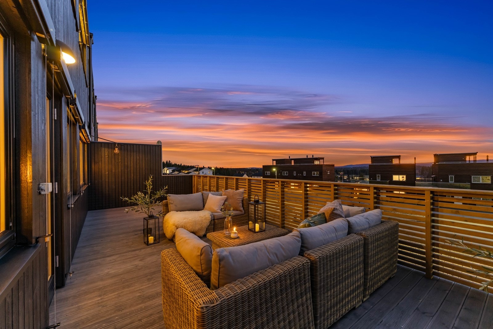 Velkommen til Sangsvanelia 54 B! En flott rekkehusbolig over to etasjeplan, oppført i 2018. Foto: Morten Eriksen. Galleribilde