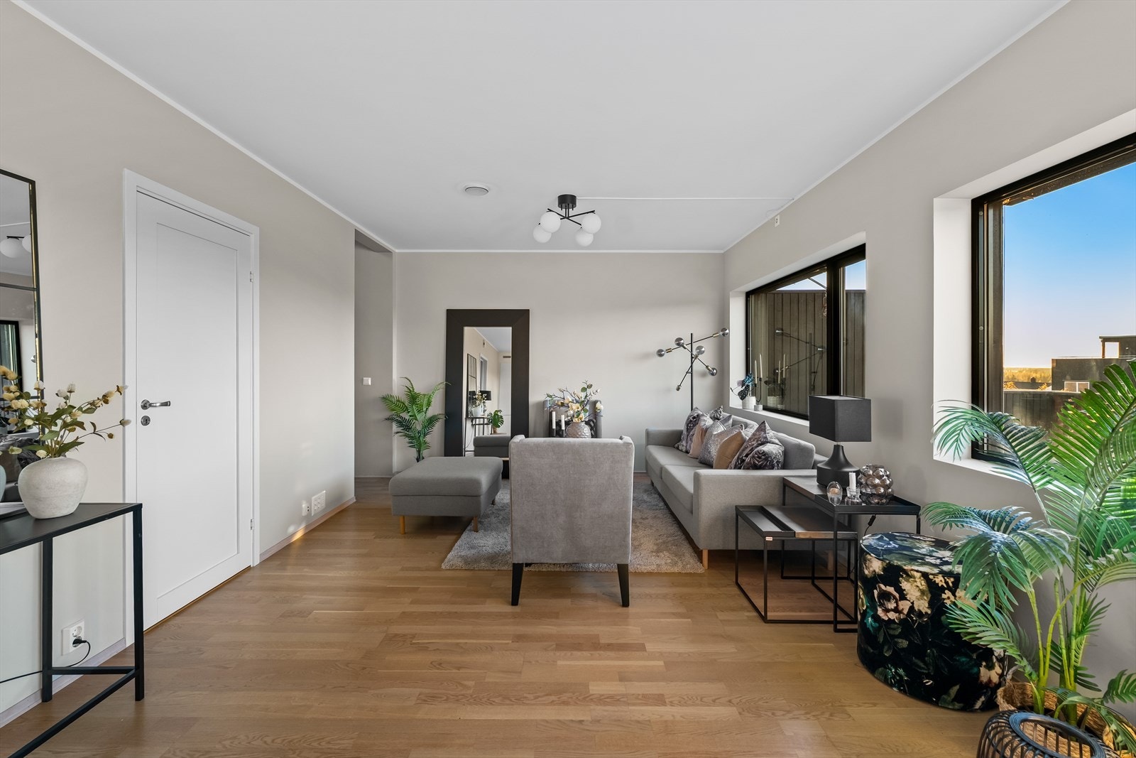 Det er vannbåren gulvvarme i hele 1. etasje av boligen. Galleribilde