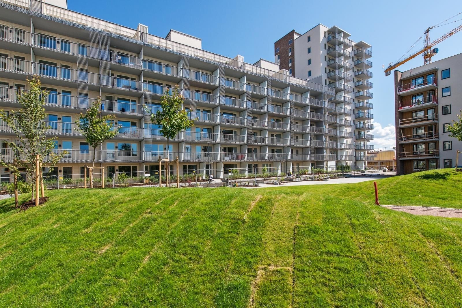 Fasade- Leiligheten ligger fint til i byggets 5.etasje. Hele leiligheten vender ut mot rolig bakgård Galleribilde