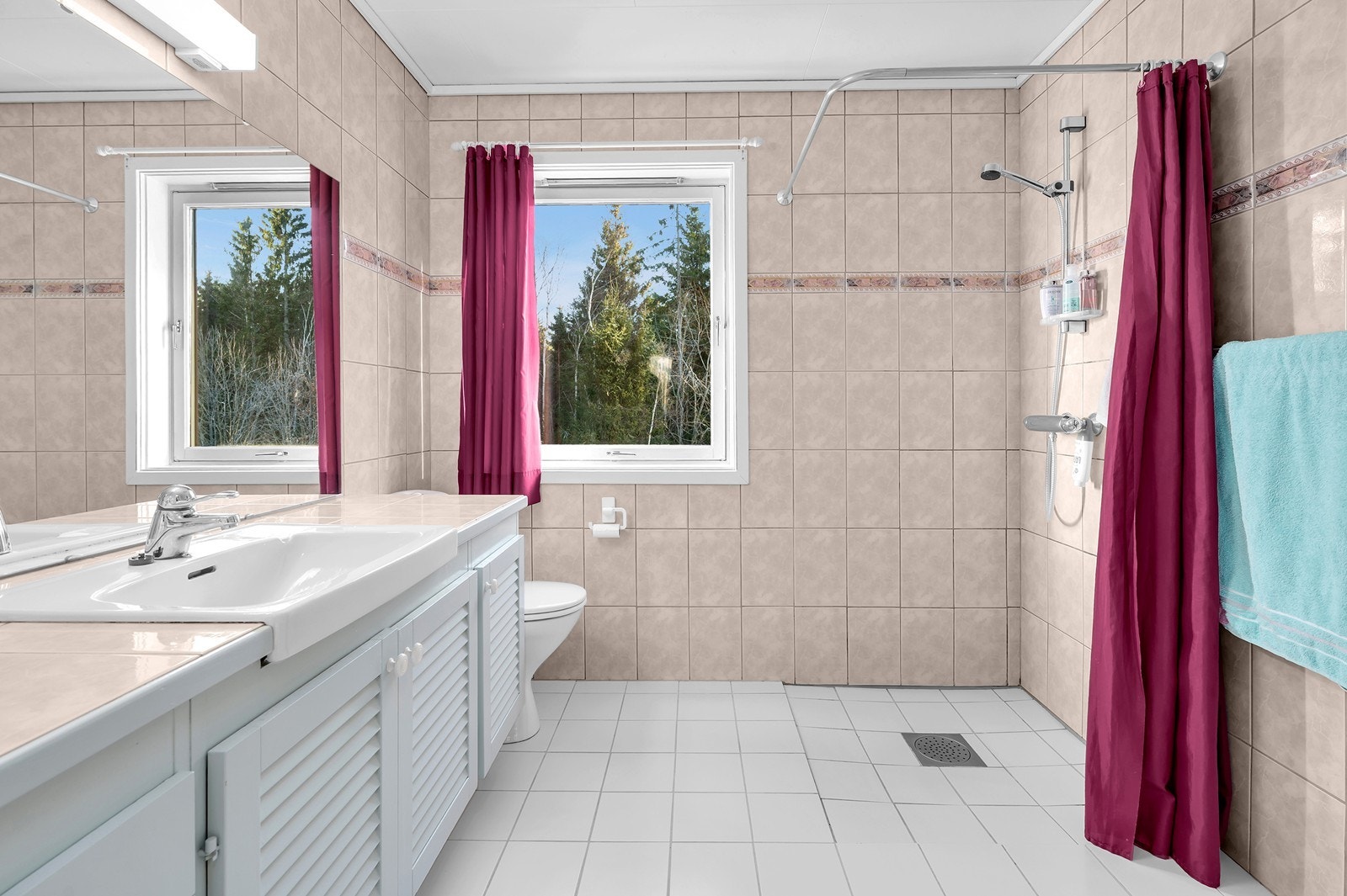 Flislagt baderom i 2. etasje. Galleribilde