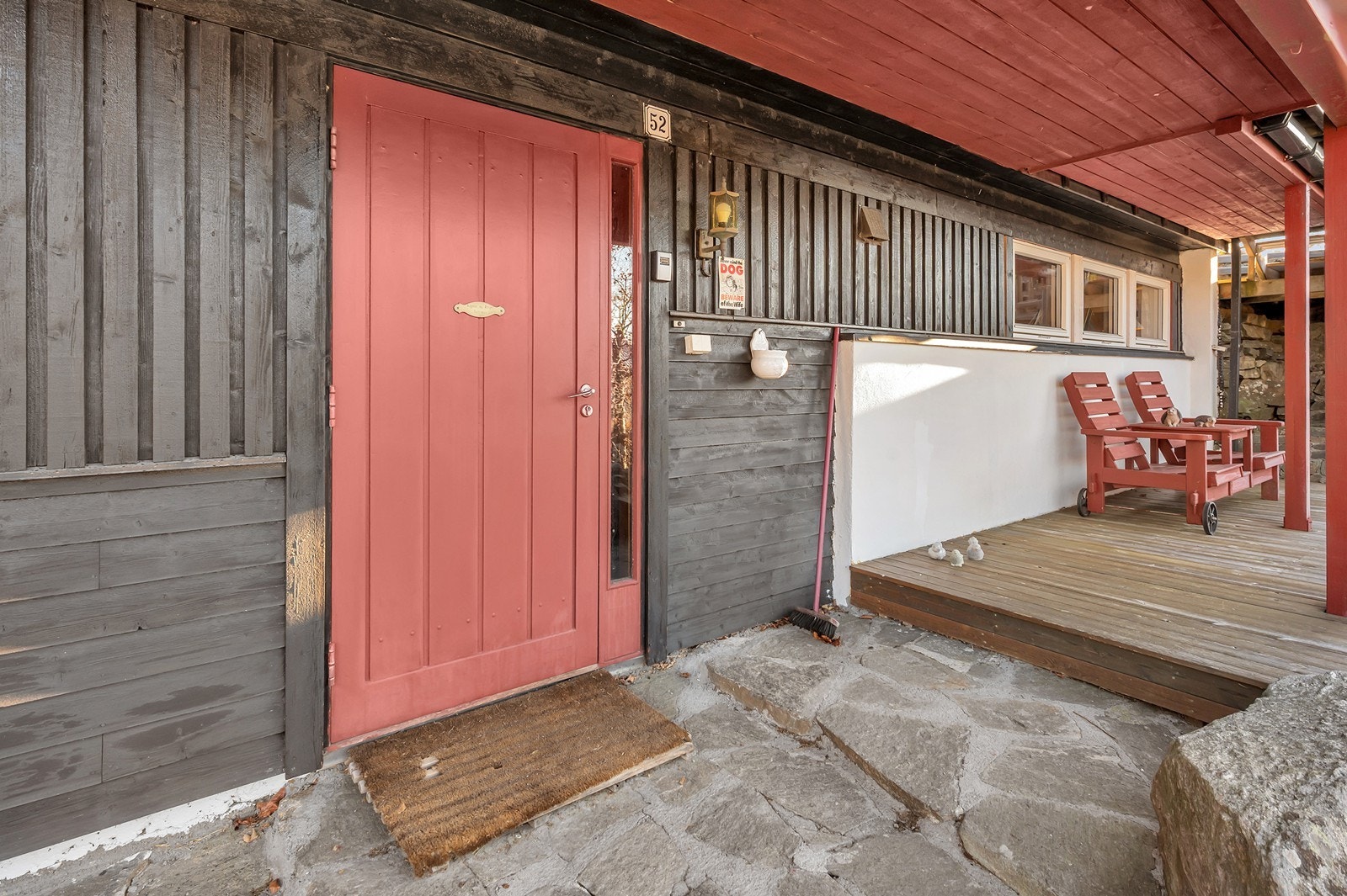 Overbygd inngangsparti. Galleribilde