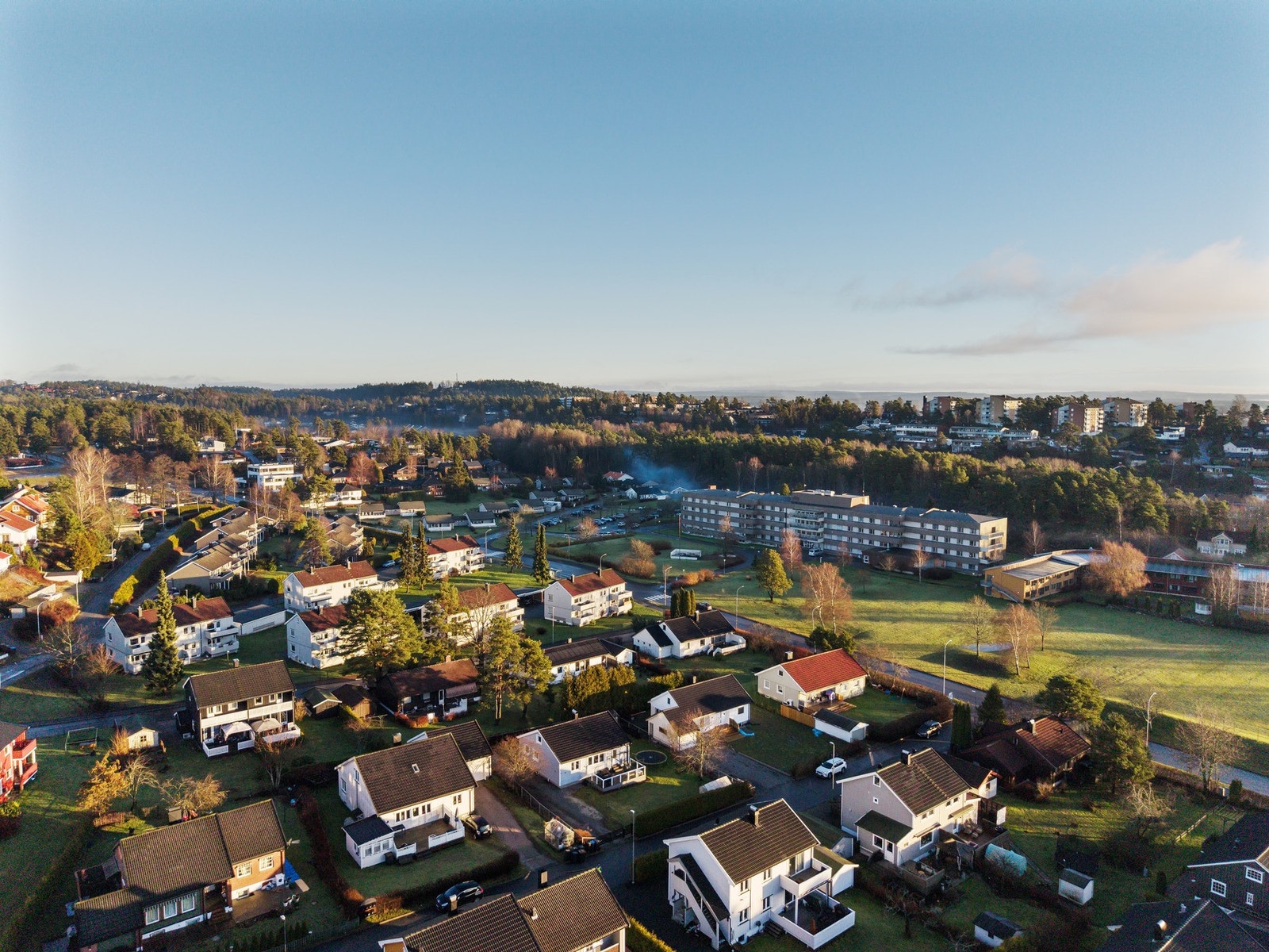Dronefoto over området Galleribilde