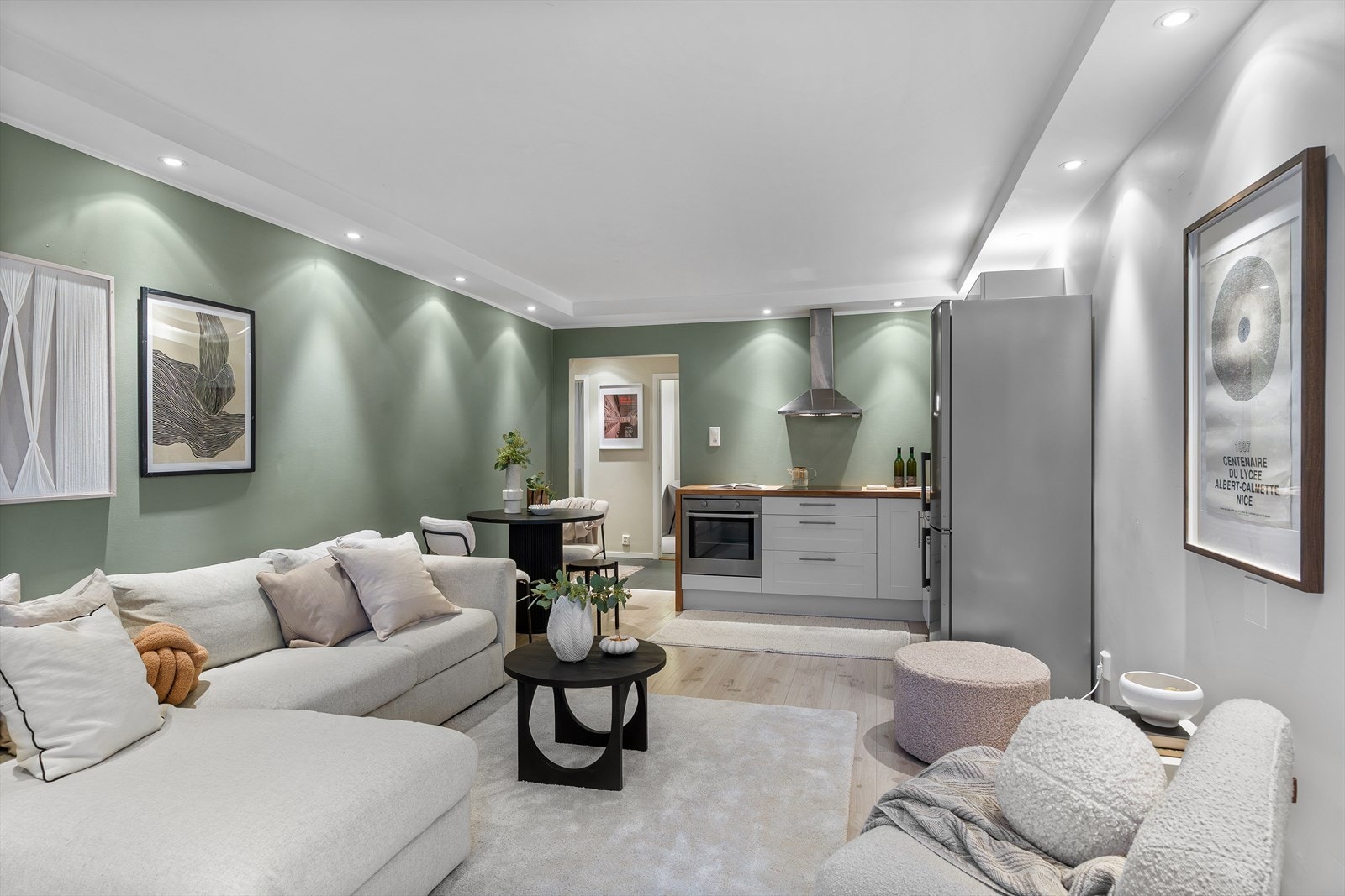 Stuen har en effektiv planløsning som er enkel å møblere. Galleribilde