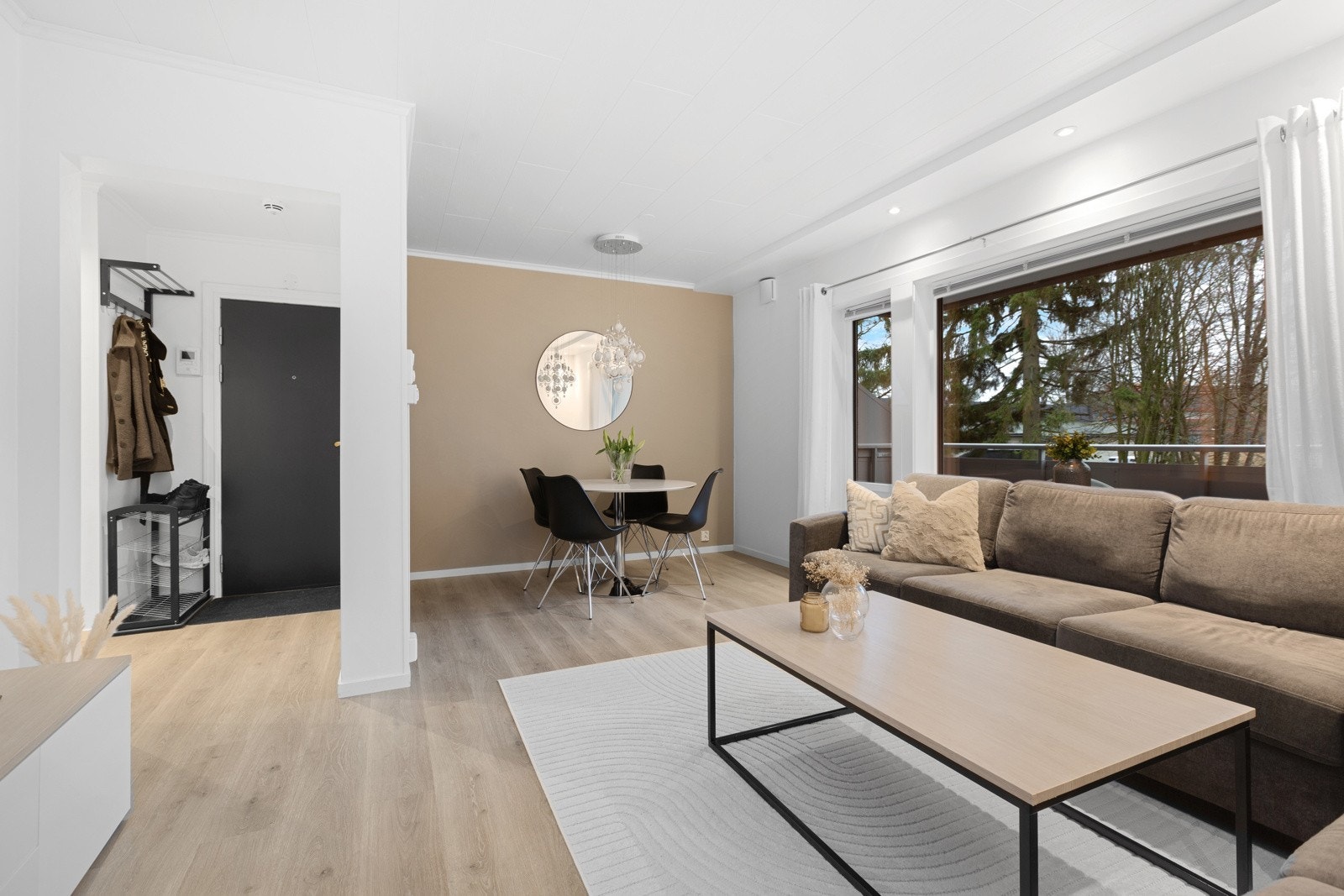 Meget flott oppusset stue Galleribilde