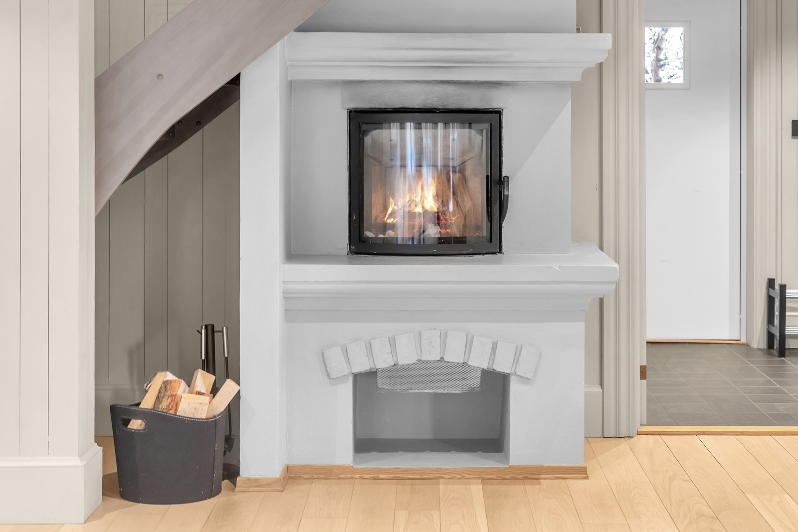 Hør knitringen fra peisen; her finner man roen Galleribilde