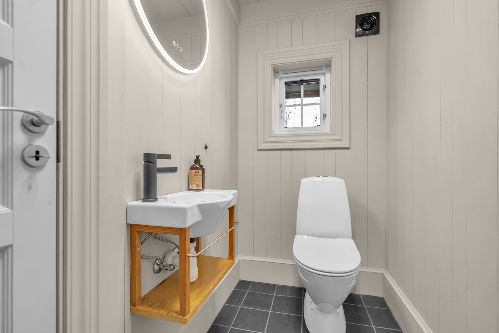 Toalettrom i 1.etasje Galleribilde