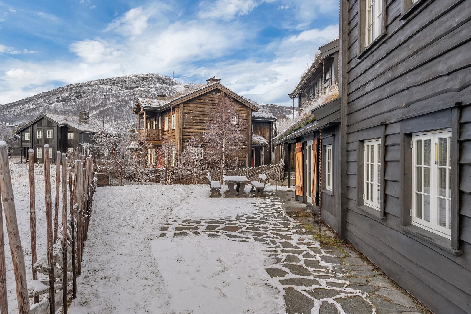 Fint uteareal, med utsikt mot Nos Galleribilde