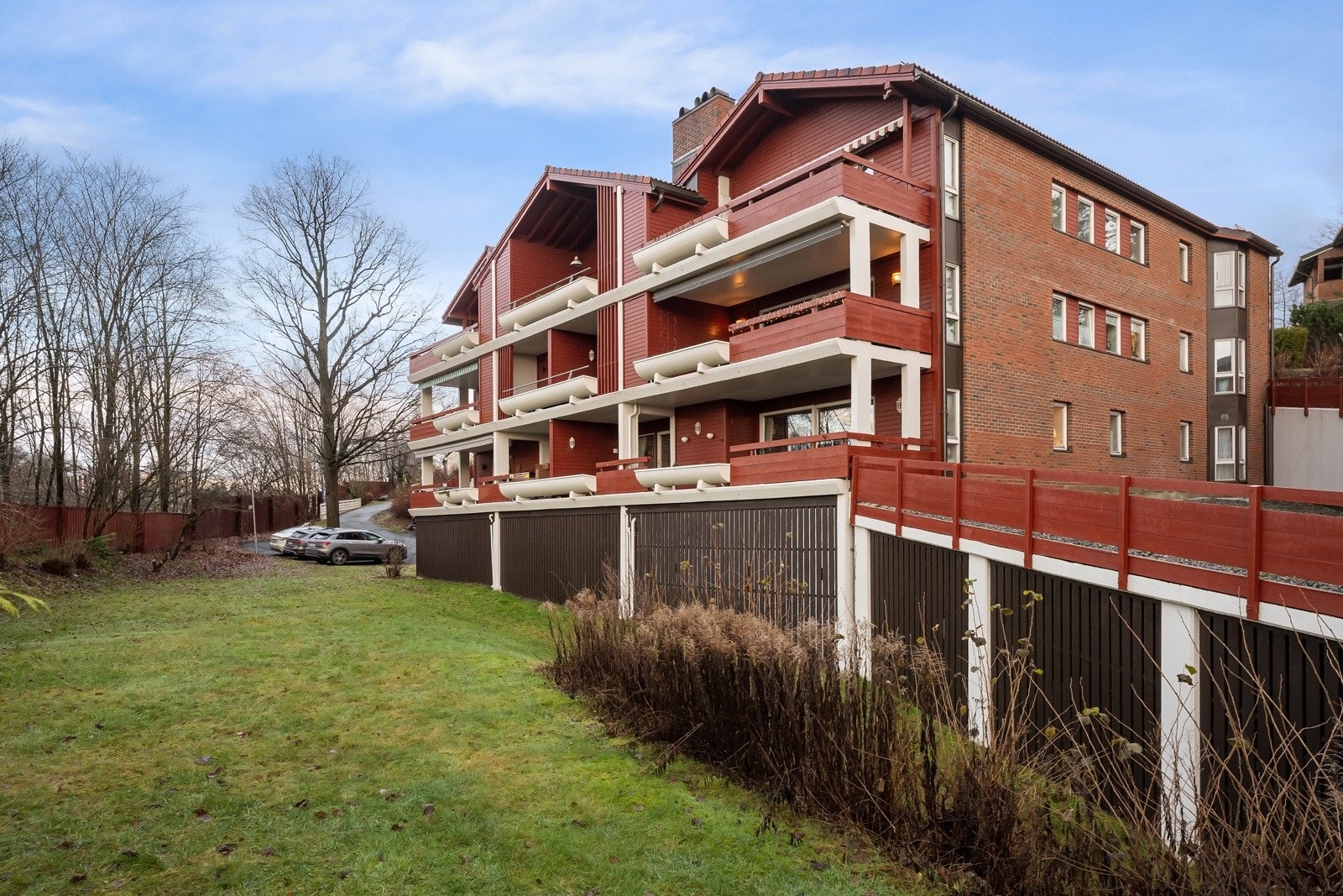 Her bor du tilbaketrukket til i grønne omgivelser, samtidig som det er kort vei til byens fasiliteter Galleribilde