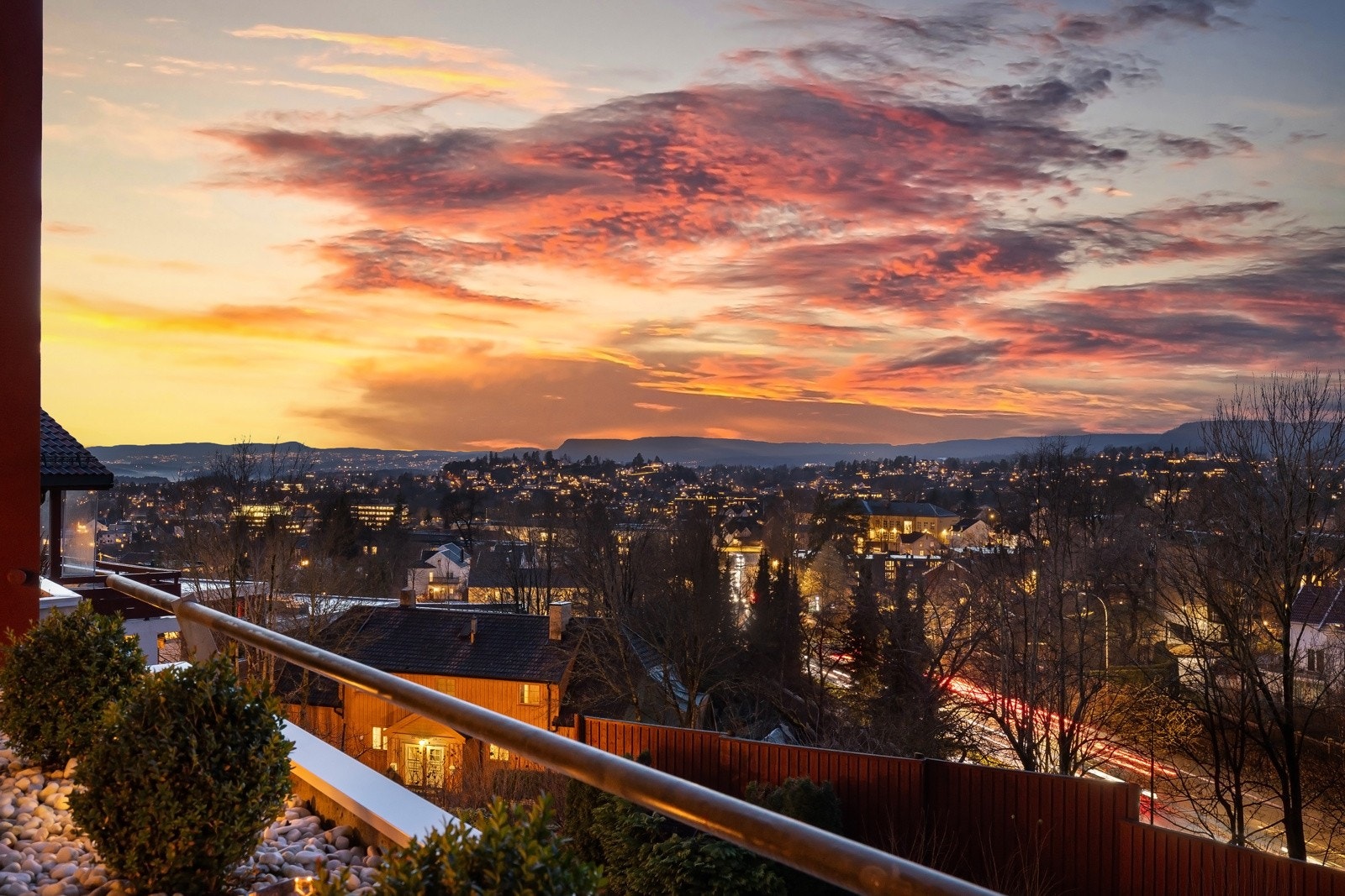 PrivatMegleren ved Gøran Sørensen ønsker velkommen til Furulundtoppen 23! Foto: Zovenfra Galleribilde