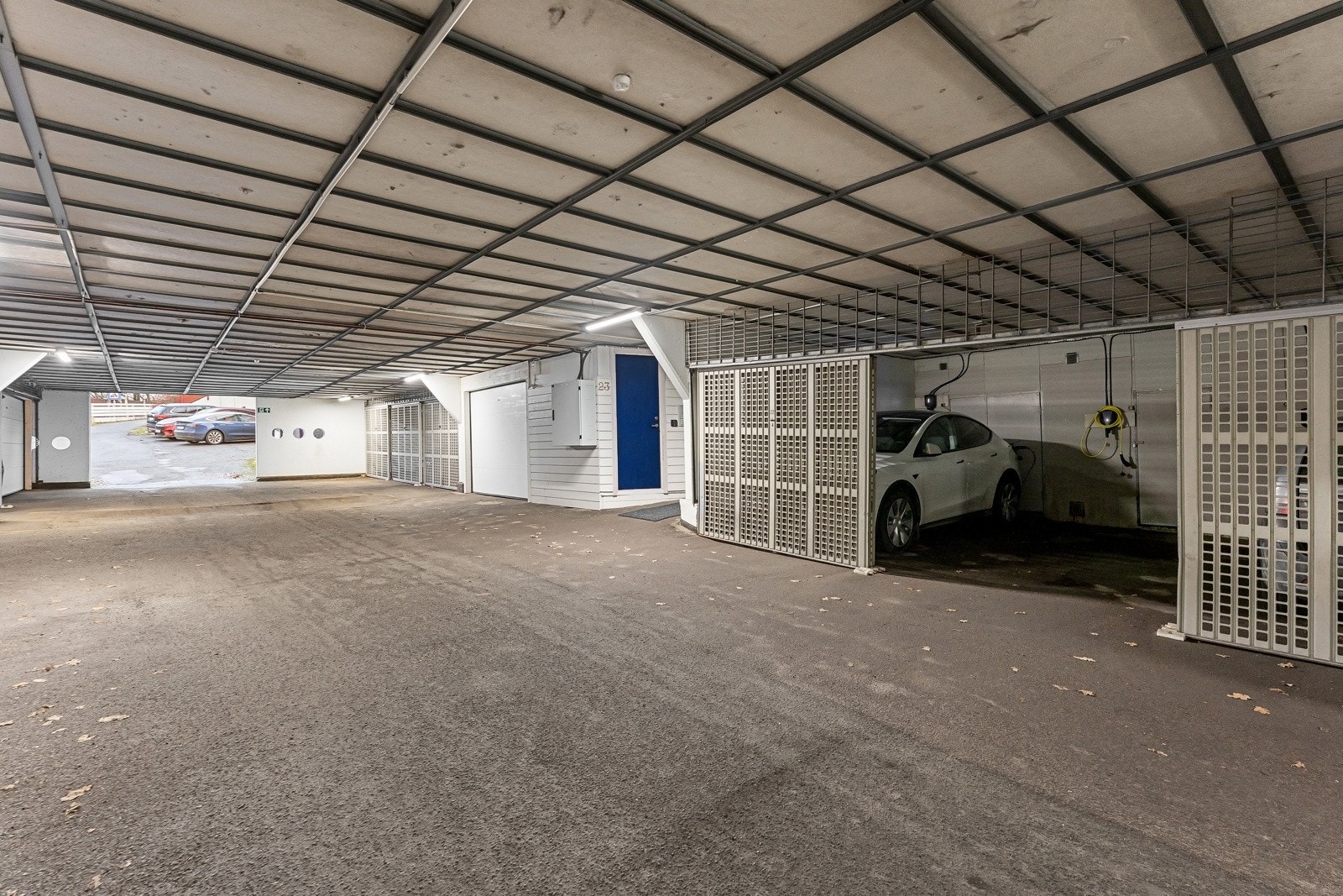 Det medfølger parkeringsplass nr. 22 i felles garasjeanlegg med elbillader (Aneo Mobility) Galleribilde