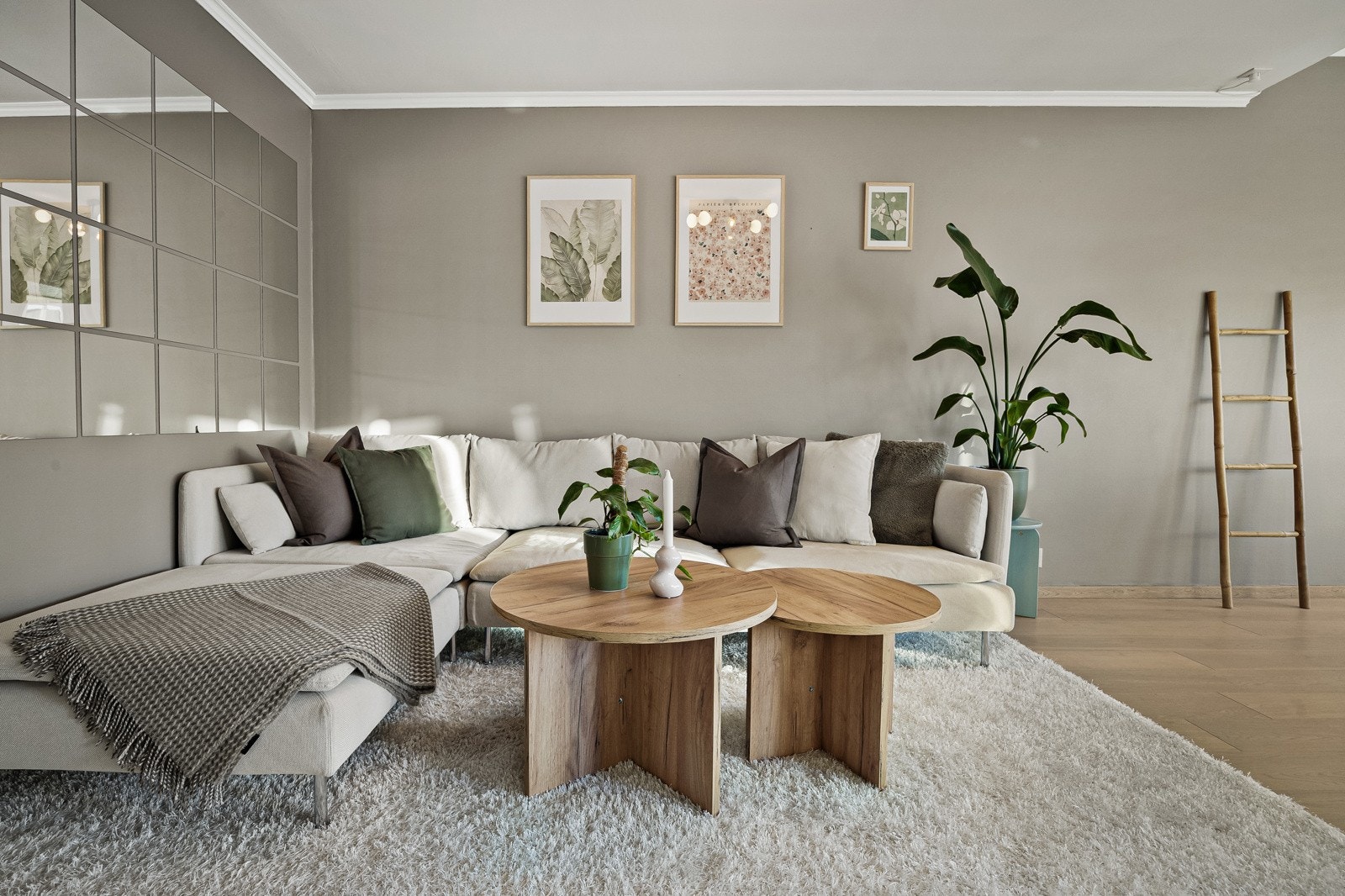 Rikelig med plass til sofakrok. Galleribilde