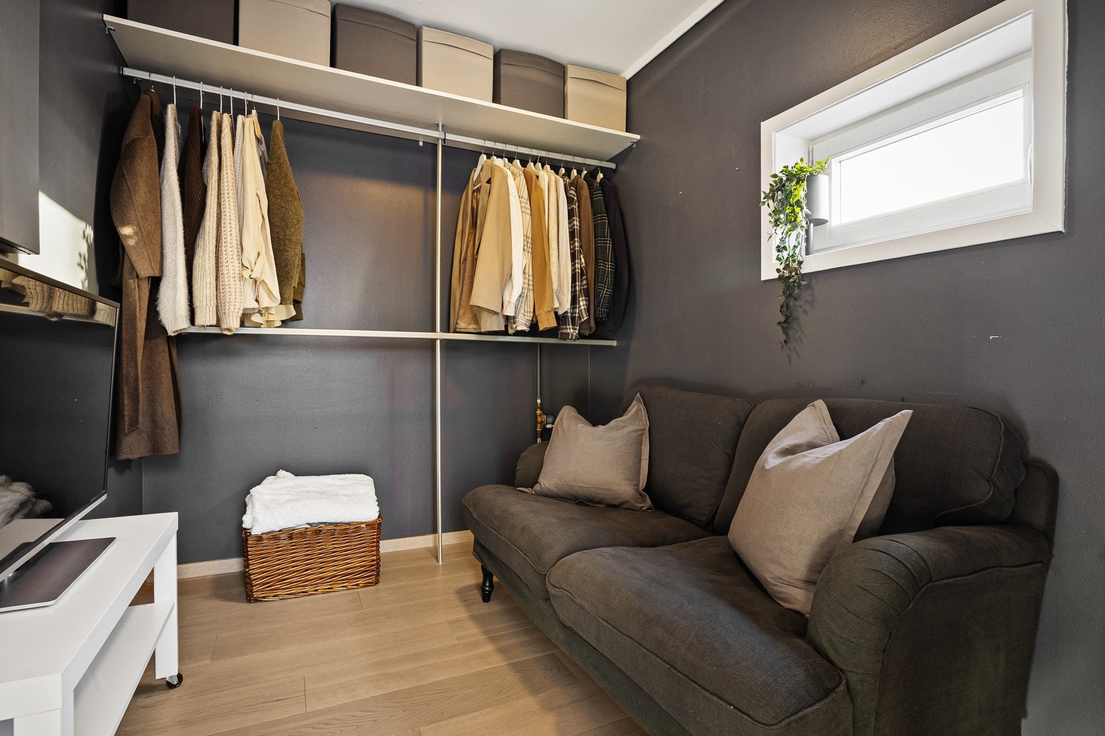 Praktisk bod ved entrè. Galleribilde