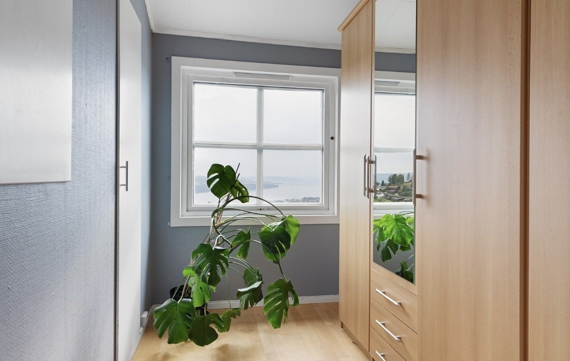 Garderobe rom/ soverom Galleribilde