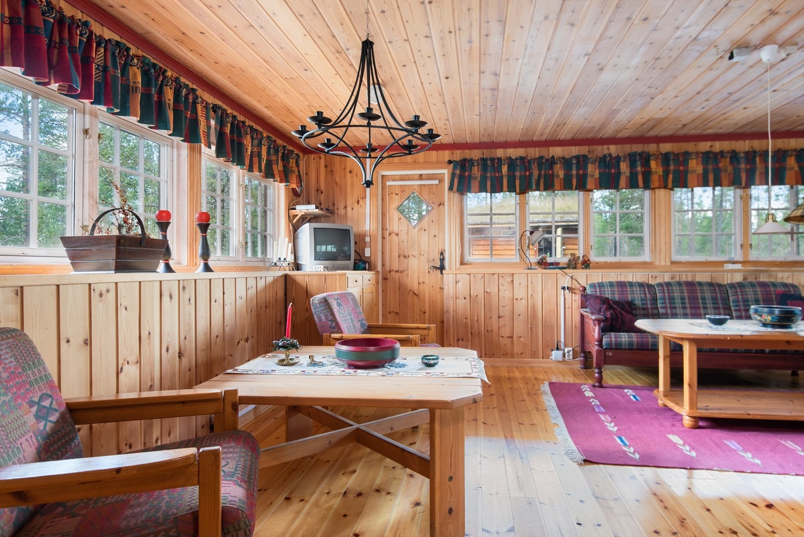 Stue med utgang til terrasse. Galleribilde