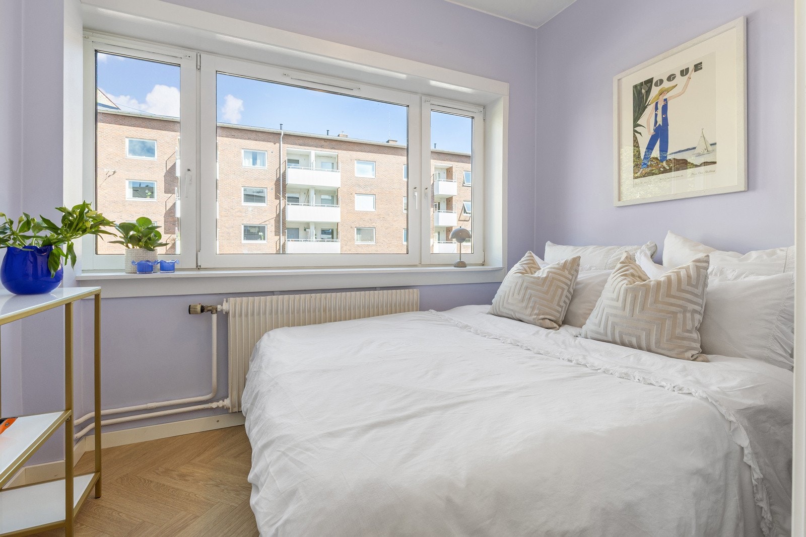 Her er det plass til dobbeltseng og noe ekstra møblement Galleribilde