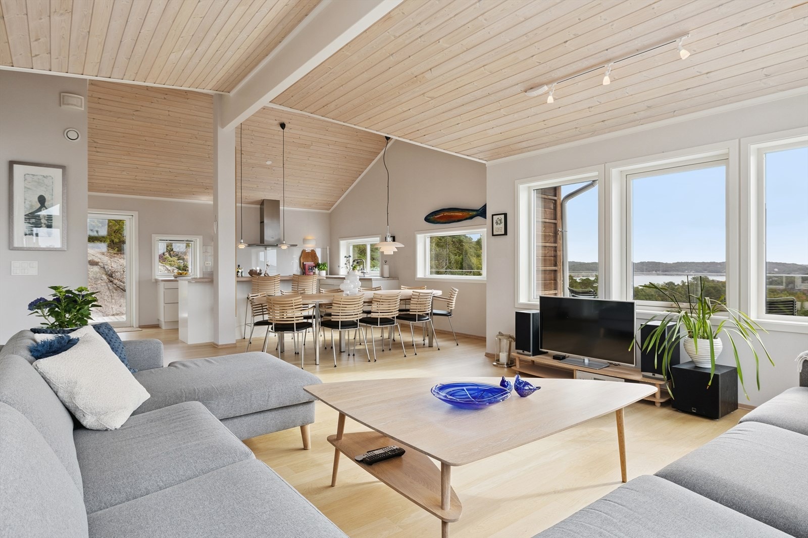 Del av hovedstue, nyere vannbåren gulvvarme Galleribilde