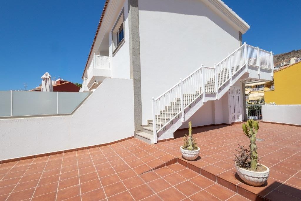 Kun en trapp opp til leiligheten som ligger på øverste plan Galleribilde