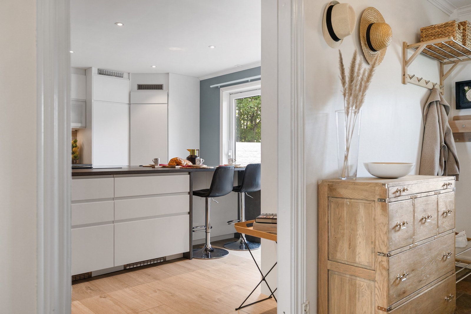 Vi beveger oss inn mot kjøkkenet. Galleribilde