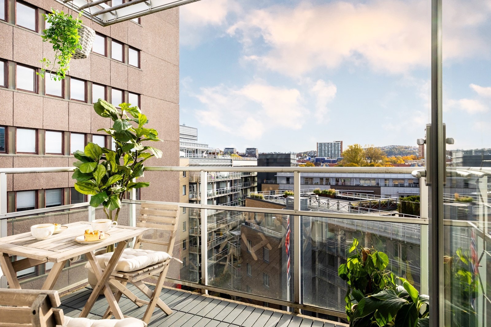 Her er det god plass til liten spiseplass, eller sofaseksjon. Galleribilde