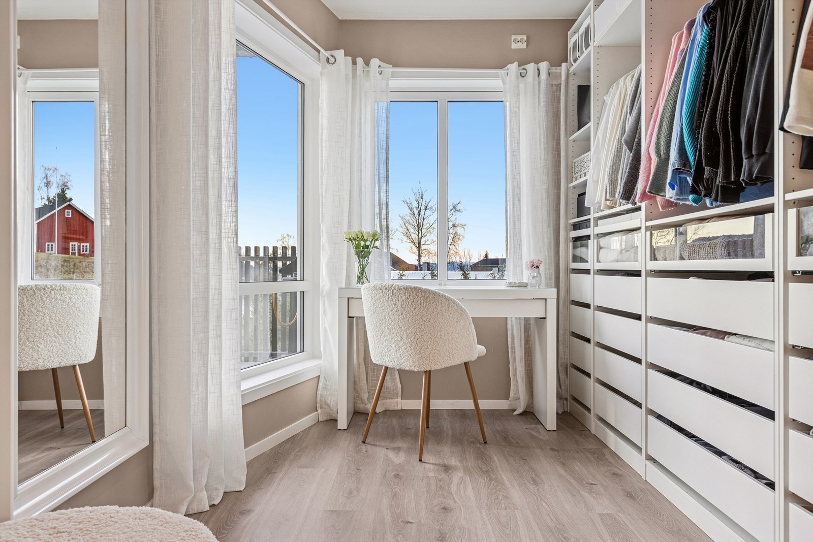 Soverommet på 10,3 brukes i dag som walk in closet. Galleribilde