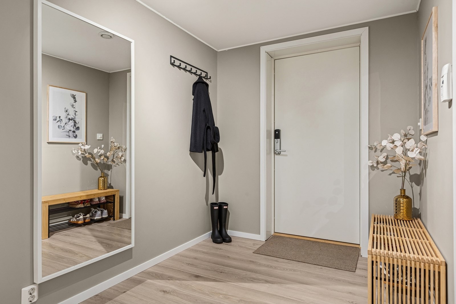 Romlig gang på 7,4 kvm. Galleribilde