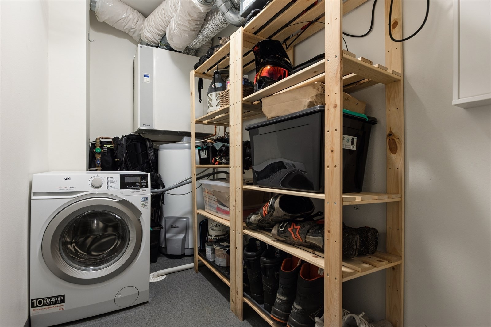 Egen bod med opplegg for vaskemaskin. Galleribilde