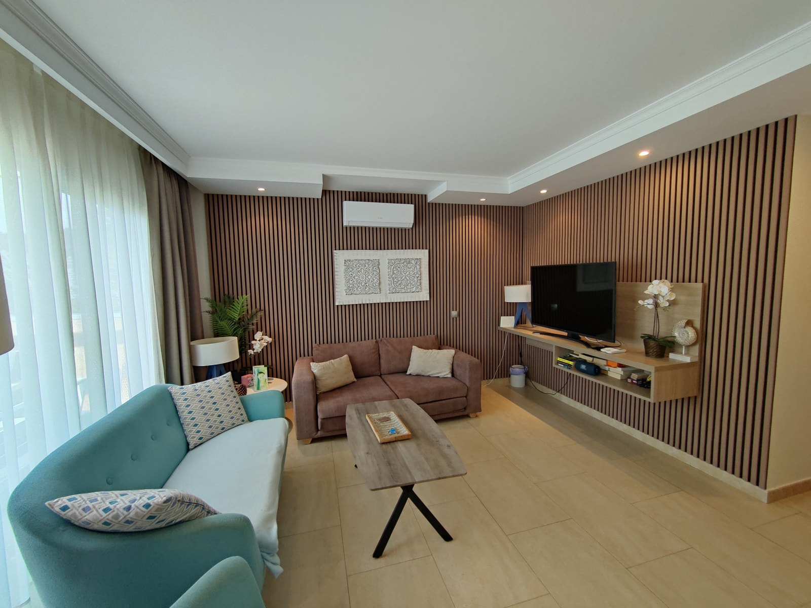 Oppgradert leilighet med ny aircondition i alle rom og pene detaljer Galleribilde