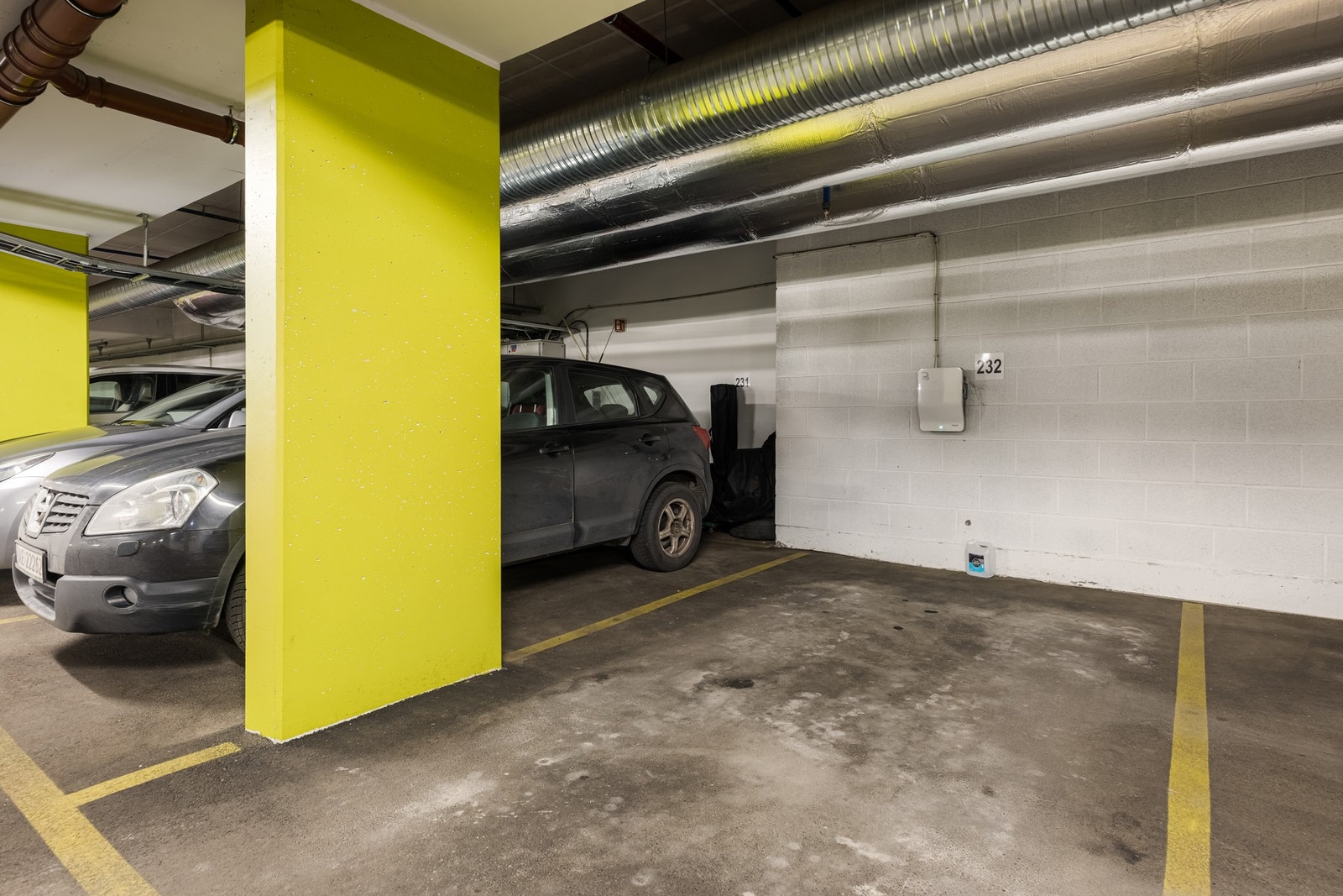 Det er mulighet for å kjøpe garasjeplass med elbillader separat. Galleribilde