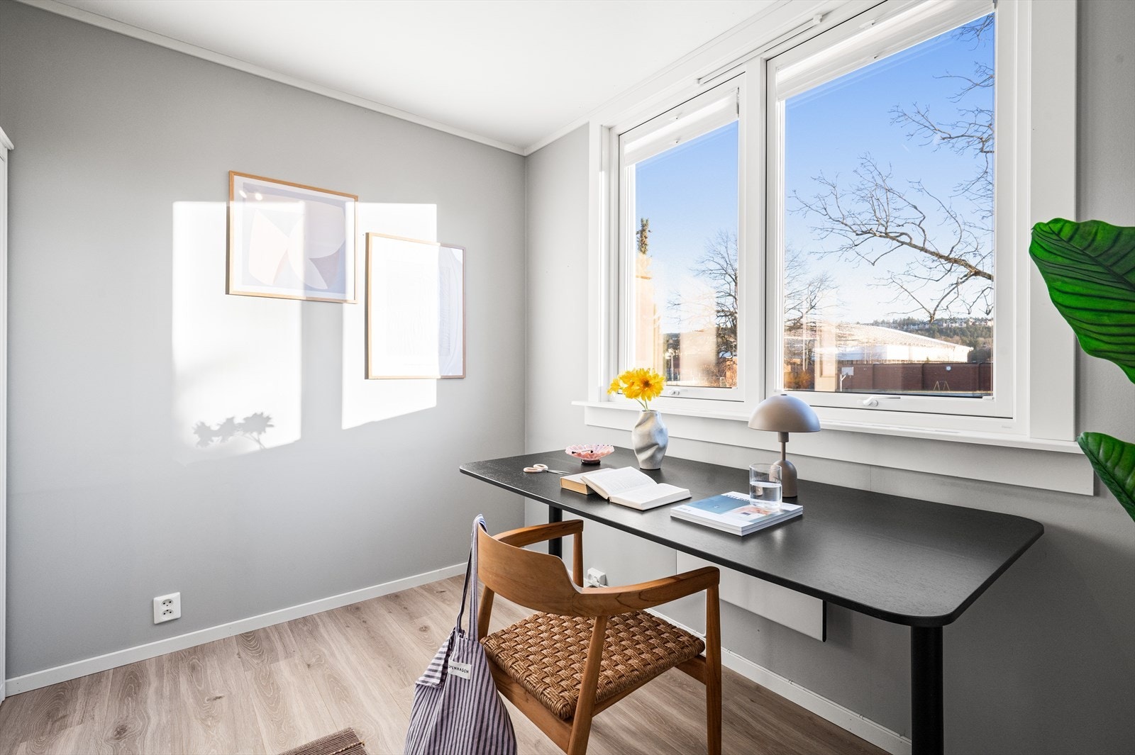 Dette rommet fungerer ypperlig som barnerom, gjesterom eller hjemmekontor. Galleribilde